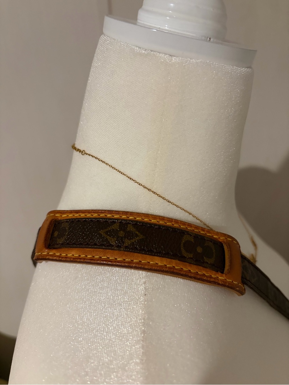 Louis Vuitton Danube Crossbody Bag - Picture 16 of 16